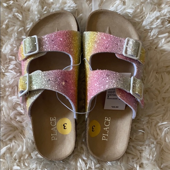 NEW✨PLACE Sandals - Picture 2 of 11